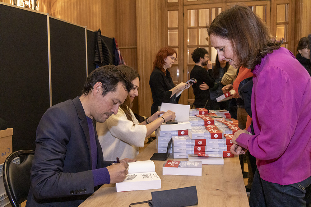 PHOTOS : DÉDICACE DU PRIX GONCOURT 2023 À BOIS-COLOMBES