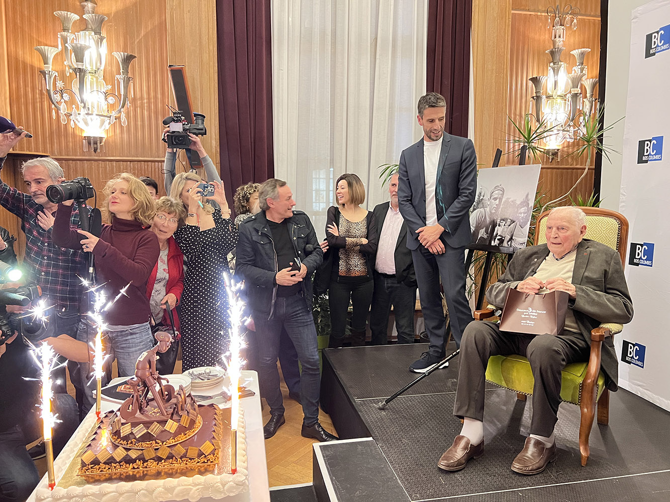 PHOTOS: CHARLES COSTE FÊTE SES 100 ANS EN BONNE COMPAGNIE !